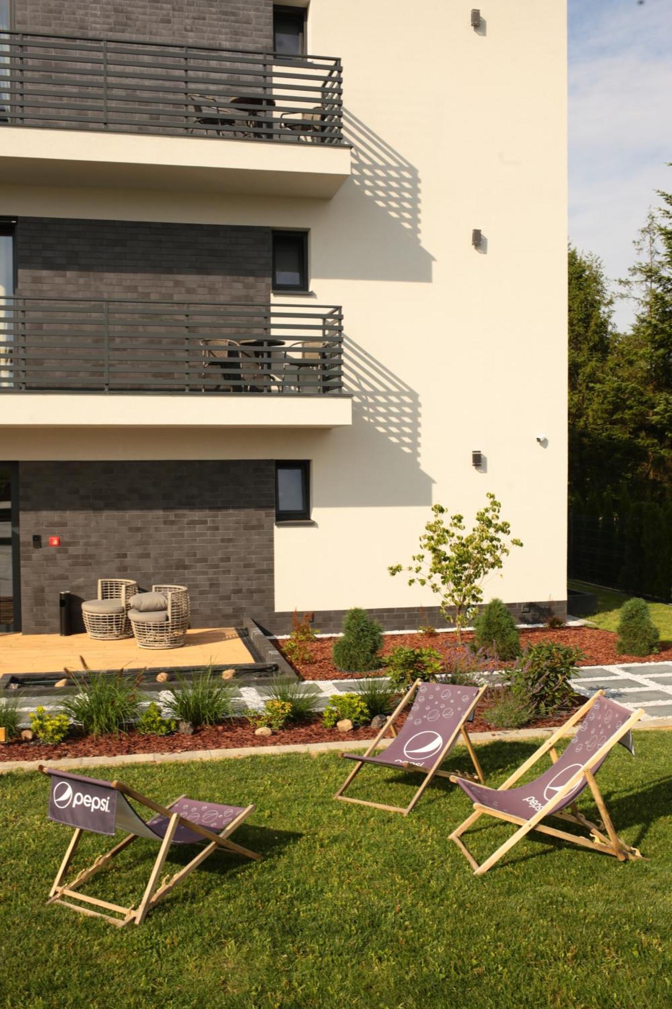 Resto Inn - Smart Apartamenty Blisko Energylandii Polwies Exterior photo